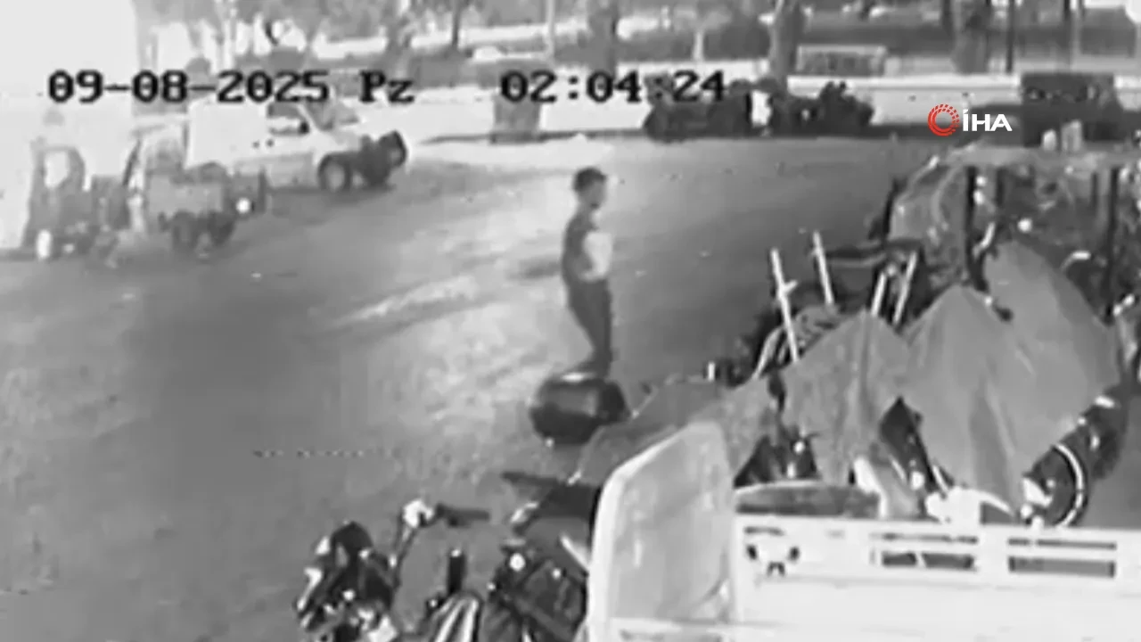 Aynı yerden aynı gün iki motosikleti böyle çaldı! Hırsızlık anı kamerada
