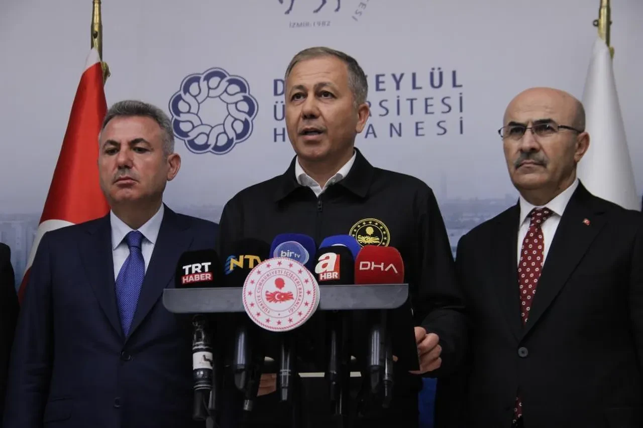 Bakan Yerlikaya'dan İzmir'deki saldırı sonrası ailelere uyarı!