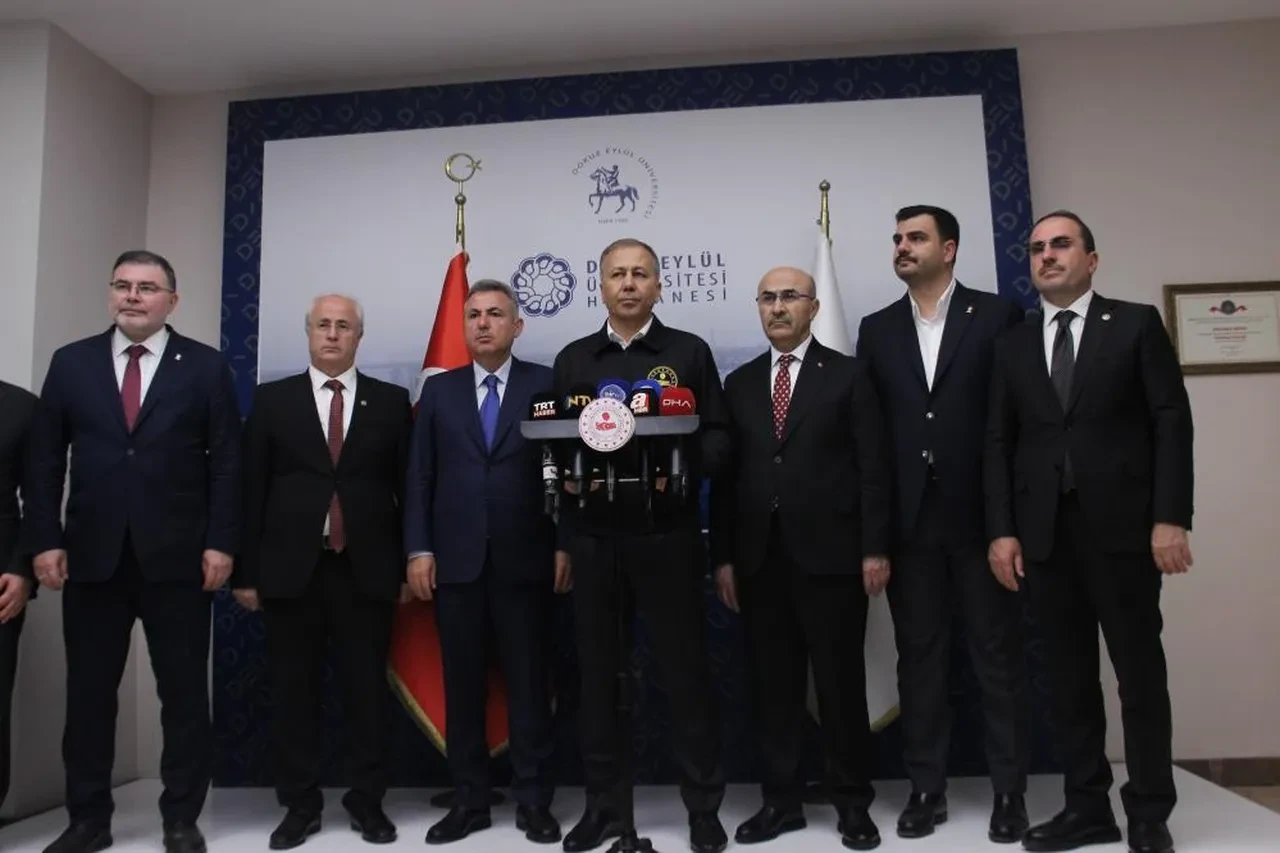 Bakan Yerlikaya'dan İzmir'deki saldırı sonrası ailelere uyarı!