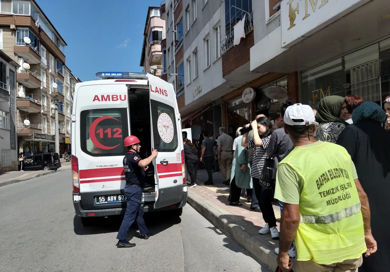 Boşanma aşamasındaki eşinin arabasına çarptı! Genç kadın hastanelik oldu