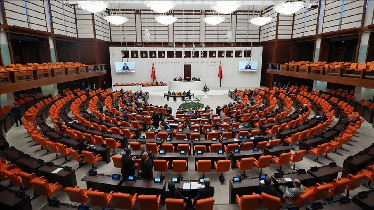 Çek senet alacakları tarih oluyor! Yeni İcra ve İflas Kanunu Taslağı meclise sunulacak: Borçlunun mallarına yazılı süre geçmeden haciz konulamayacak