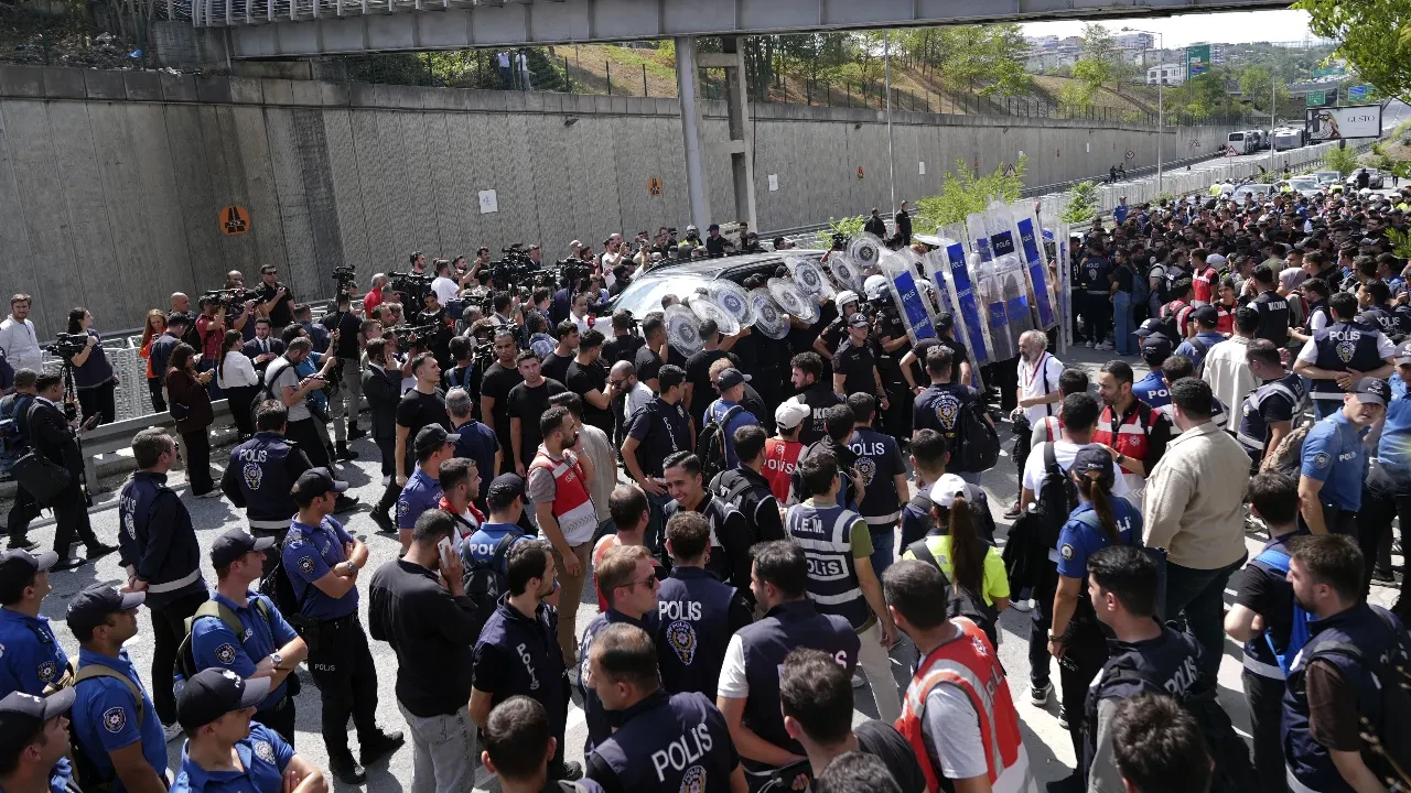 CHP İstanbul İl Başkanlığı'ndaki olaylarla ilgili paylaşımlara gözaltı