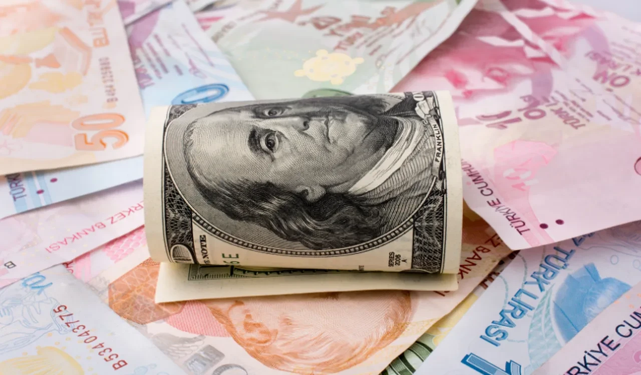 Dev bankadan yeni tahmin! Yıl sonunda dolar ne kadar olacak?