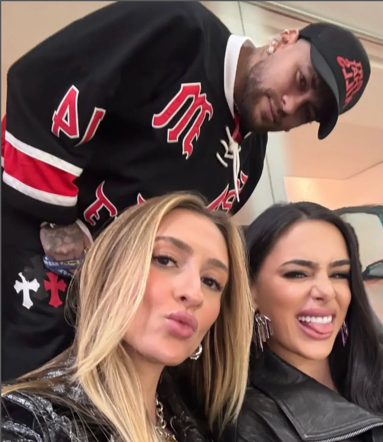 Dudağında sivilce çıkan Neymar'ın nişanlısı tanınmaz hale geldi