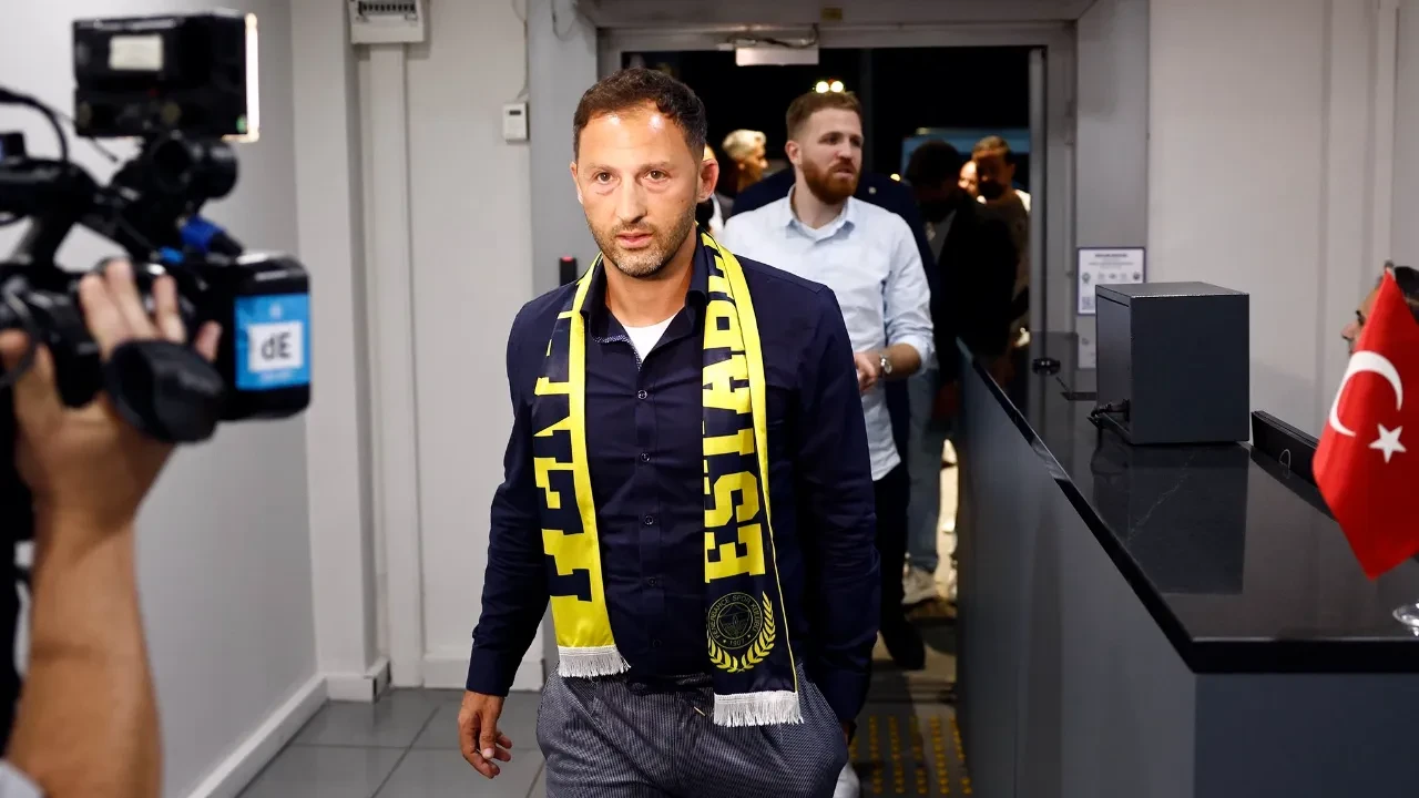 Fenerbahçe'de yeni dönem başladı: Domenico Tedesco resmen İstanbul'da!
