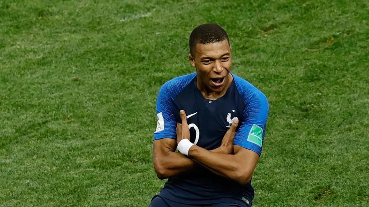 Fransa İzlanda CANLI nereden izlenir? Mbappe ilk 11'de başlıyor