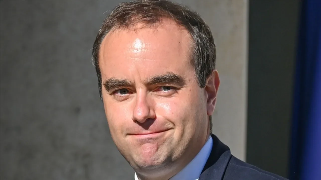 Fransa'nın yeni başbakanı belli oldu! Macron görevlendirmeyi yaptı