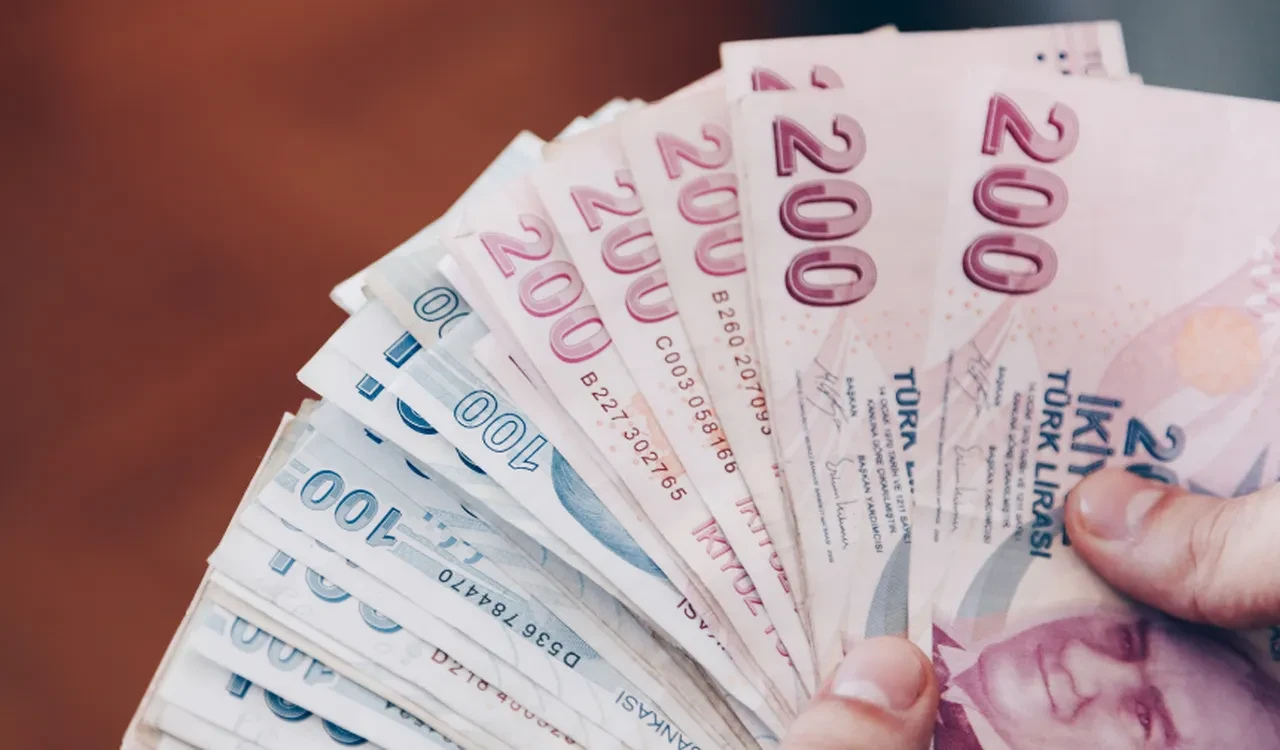 Herkesin maaşının yüzde 3'ü kesilecek! Emin Yılmaz çalışanları uyardı