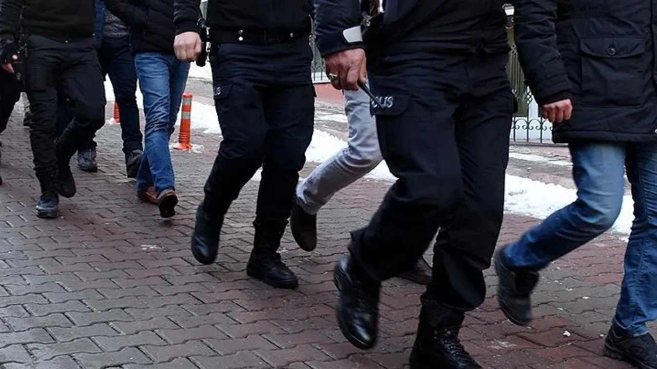 İstanbul merkezli 14 ilde FETÖ operasyonu: Çok sayıda gözaltı var