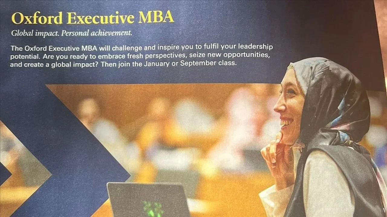 Rümeysa Kadak Oxford'un yeni reklam yüzü oldu