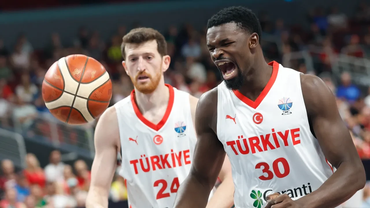 Türkiye'nin yarı final maçı ne zaman saat kaçta? 12 Dev Adam tarih yazıyor