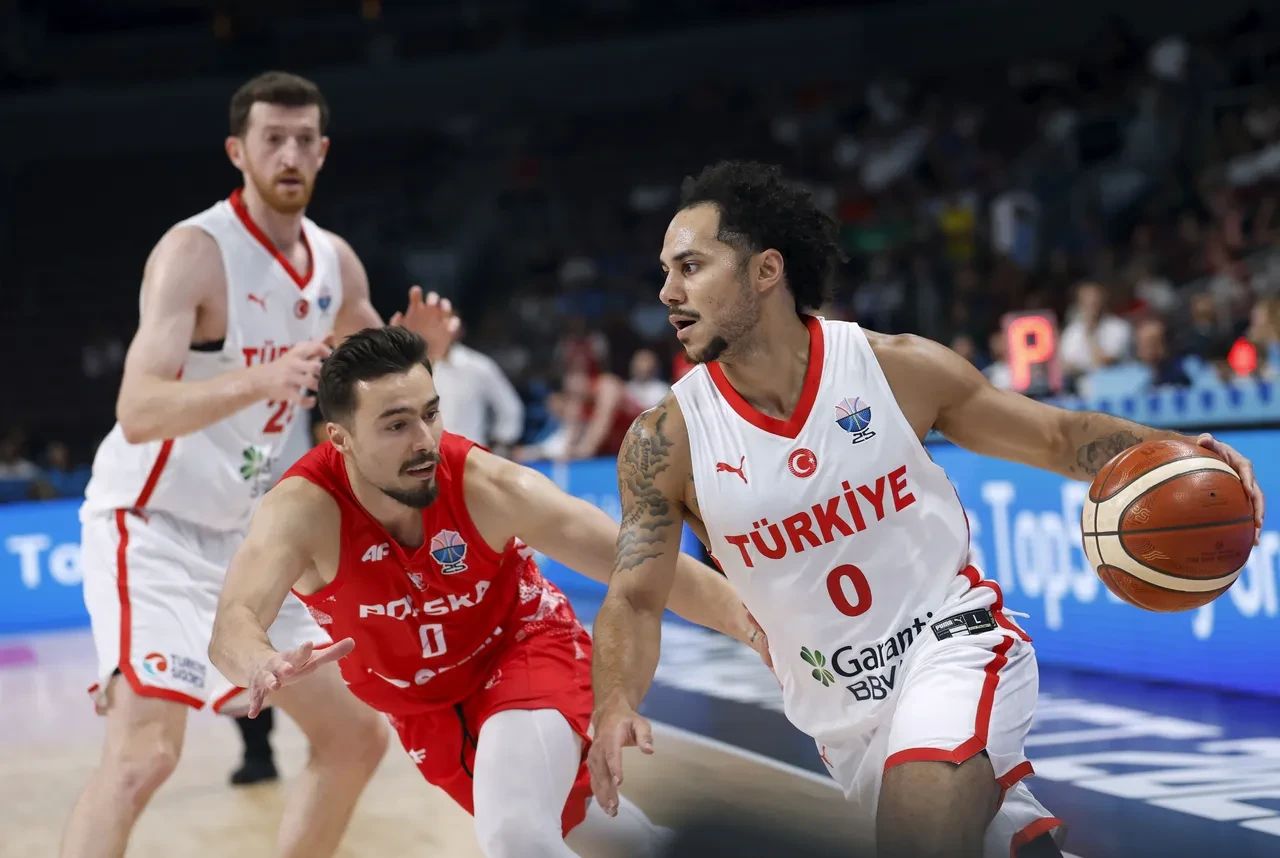 Türkiye'nin yarı final maçı ne zaman saat kaçta? 12 Dev Adam tarih yazıyor