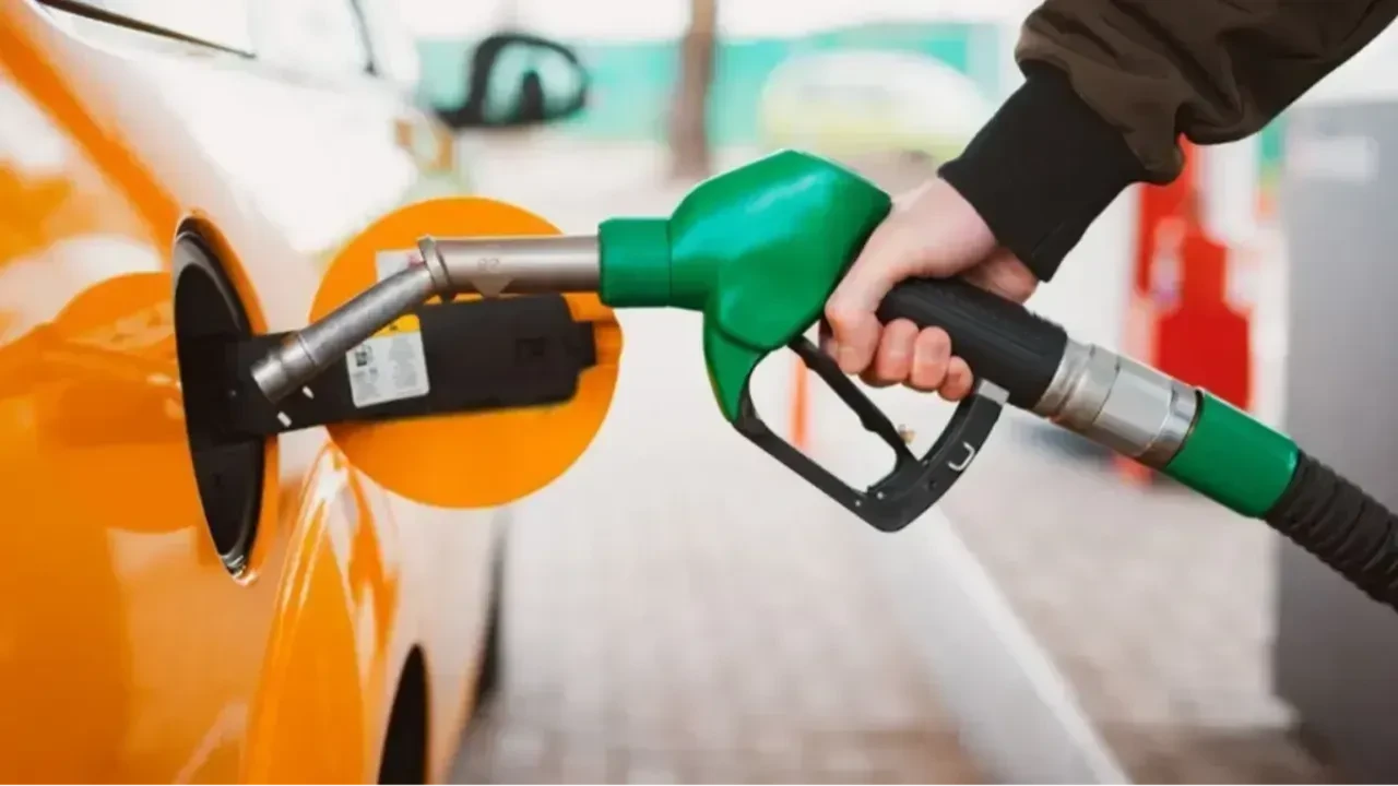 Akaryakıt ÖTV zammı geldi 2026! 1 Ocak İstanbul, İzmir, Ankara benzin, motorin kaç TL oldu?