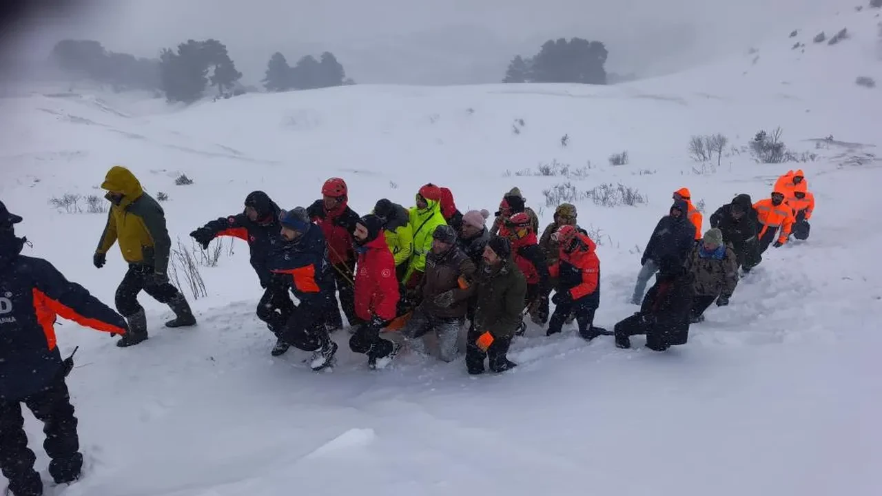 Artvin'de çığ felaketi! Bir çobanın daha cansız bedenine ulaşıldı