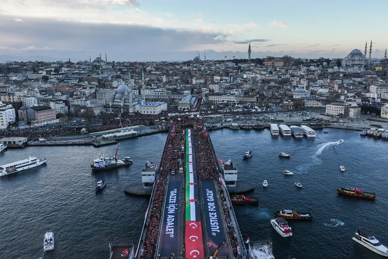 İstanbul'da büyük Gazze yürüyüşü! Yüz binlerce kişi tek yürek: 'Bu bir savaş değil, soykırım'
