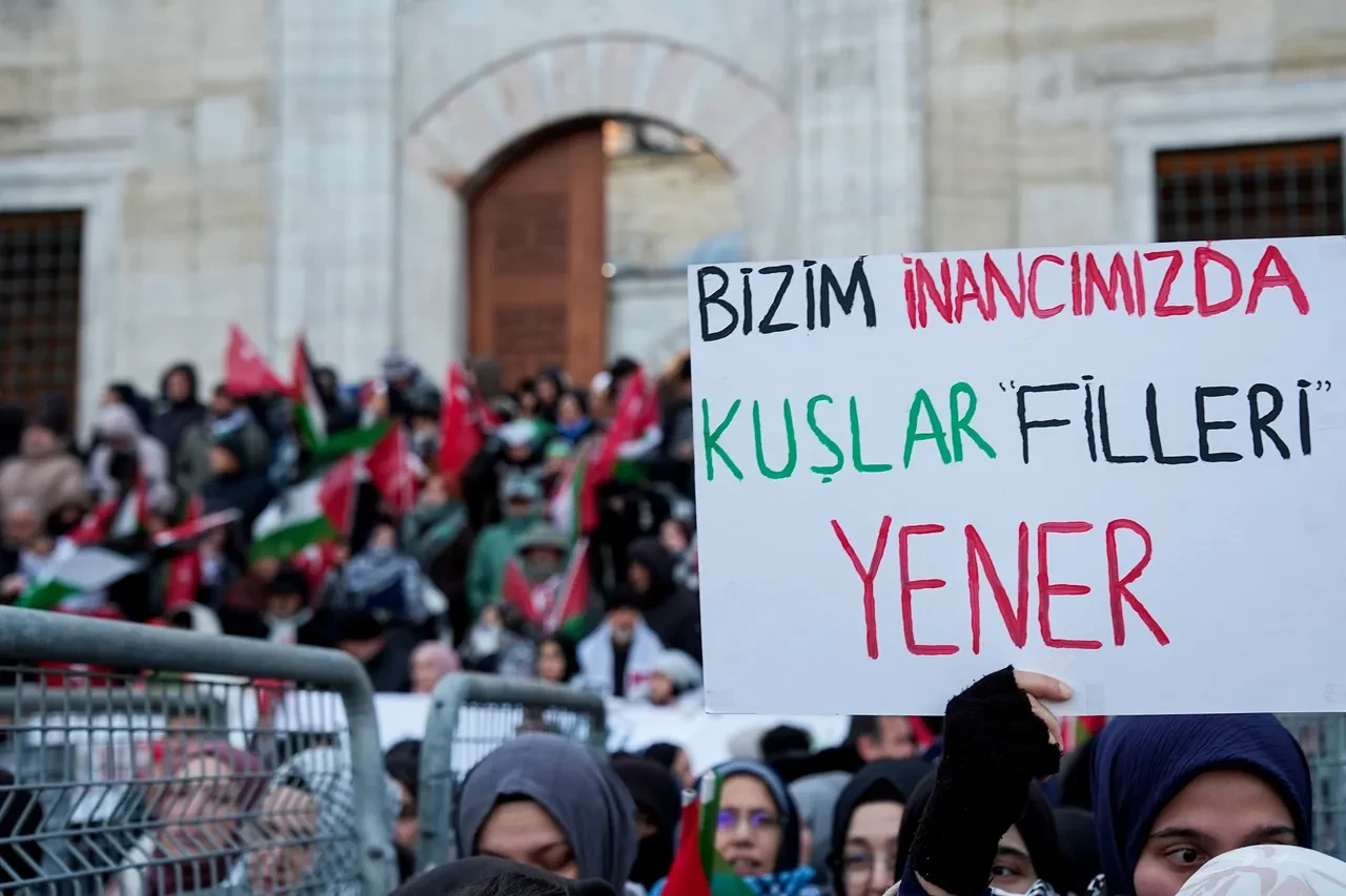 İstanbul'da büyük Gazze yürüyüşü! Yüz binlerce kişi tek yürek: 'Bu bir savaş değil, soykırım'