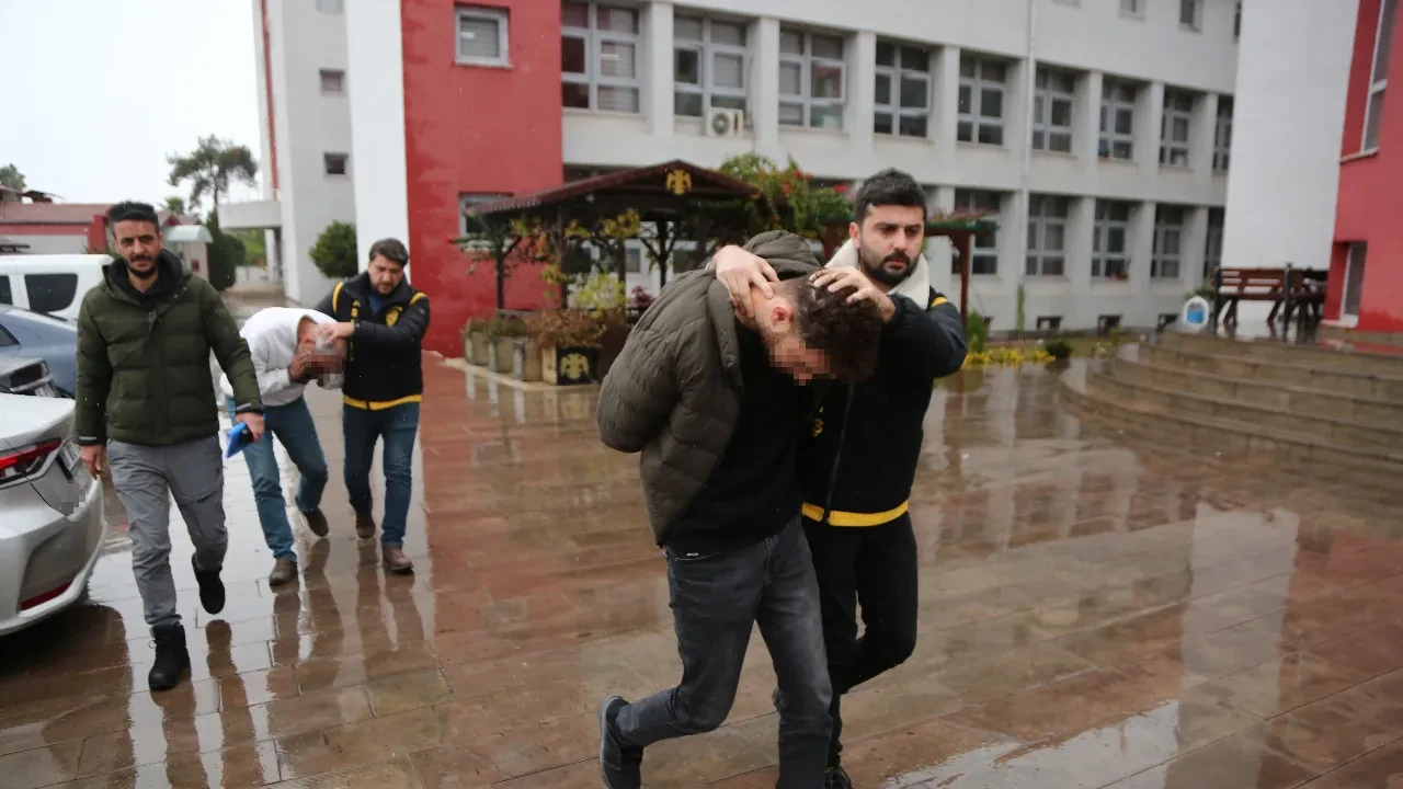 Kaçak sigara göndermek isterken kargo şubesi müdürünü öldüren şüpheli tutuklandı