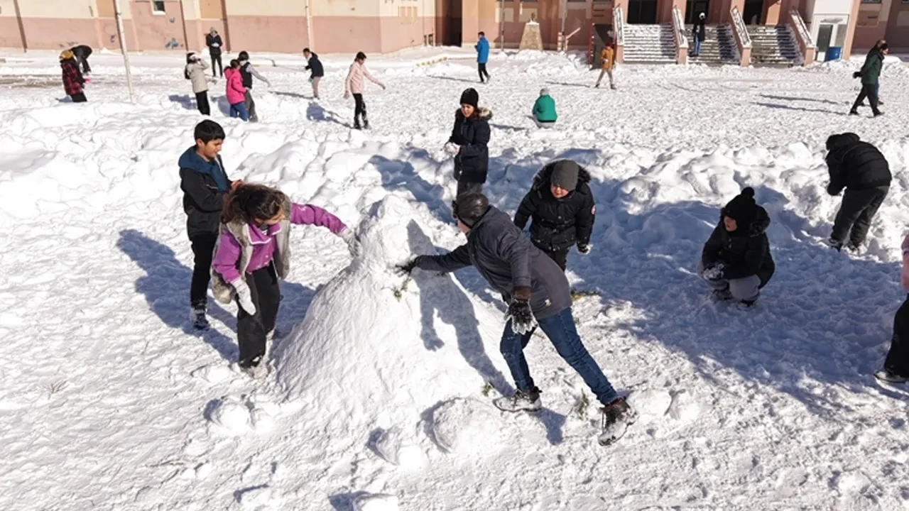 Eğitime kar arası! İşte okulların tatil edildiği illerimiz