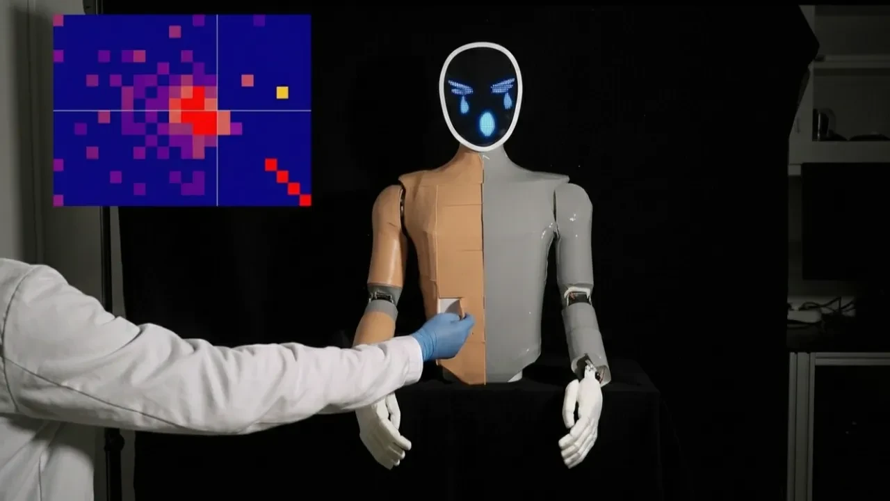 Robotlar artık acıyı hissedebilecek: İnsan sinir sistemini taklit eden yapay deri geliştirildi
