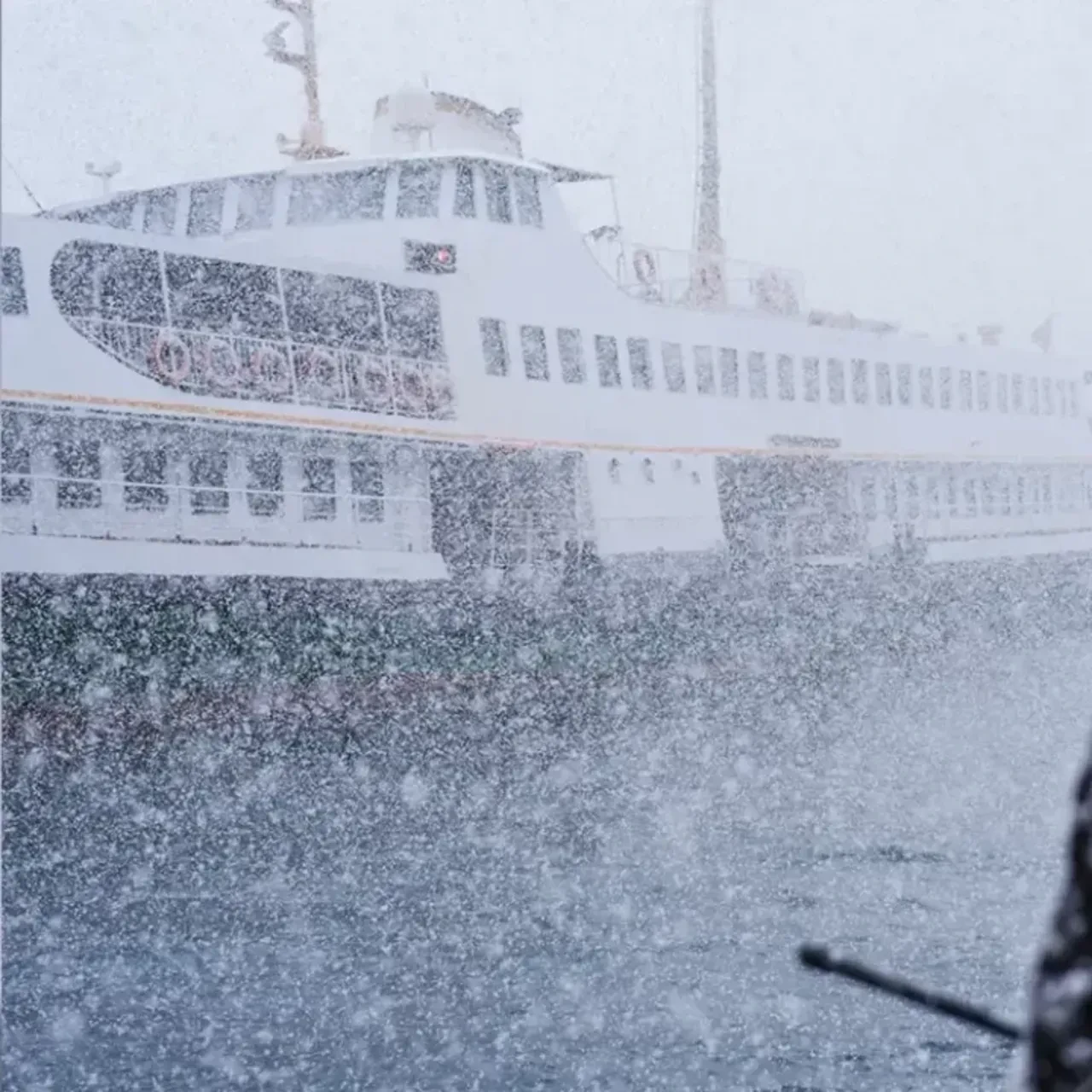Ulaşıma kar engeli! İstanbul'da vapur seferleri iptal edildi 