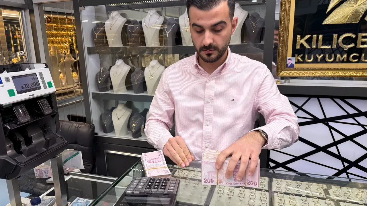 Uzman isimden altın için 'ilk gün' uyarısı! 2026'da altından daha fazla kazanç sağlamanın formülünü verdi 