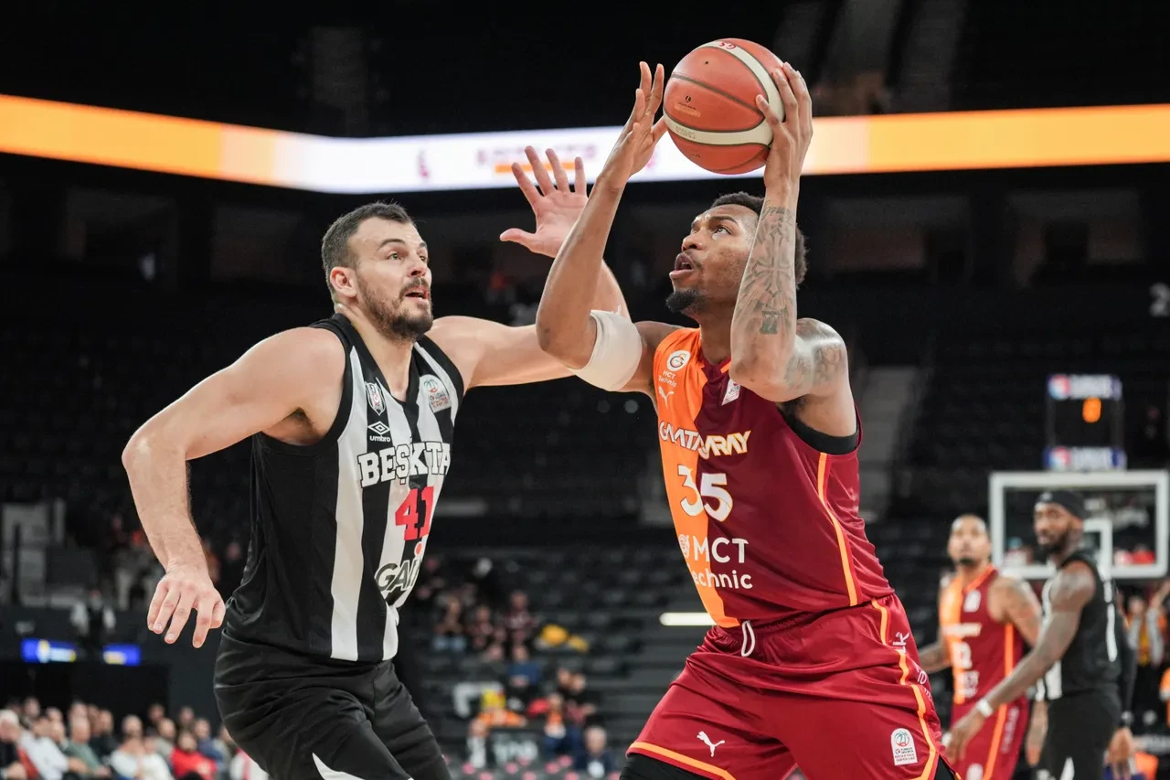 Galatasaray, derbide Beşiktaş'ı mağlup etti! Sarı-kırmızılılardan 89-73'lük zafer