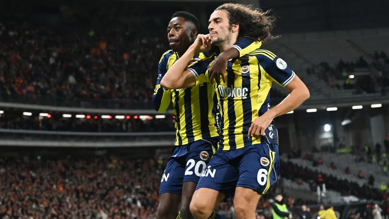 Süper Kupa sahibini buldu! Fenerbahçe, Galatasaray'ı 2 golle devirdi