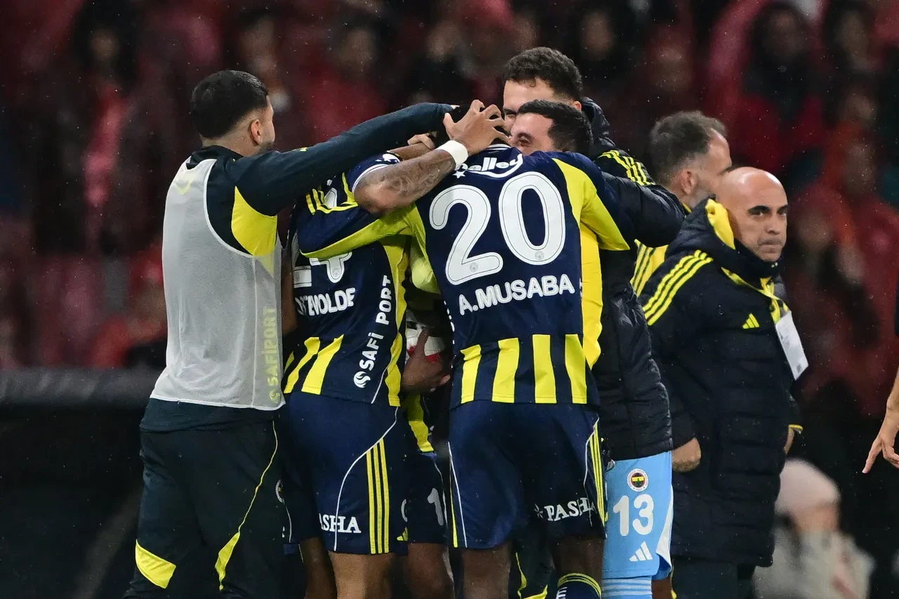 Süper Kupa sahibini buldu! Fenerbahçe, Galatasaray'ı 2 golle devirdi
