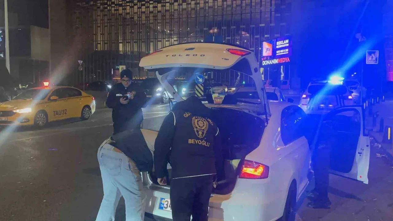 İstanbul'da 1102 kişi gözaltına alındı! Megakentte geniş çaplı uygulama