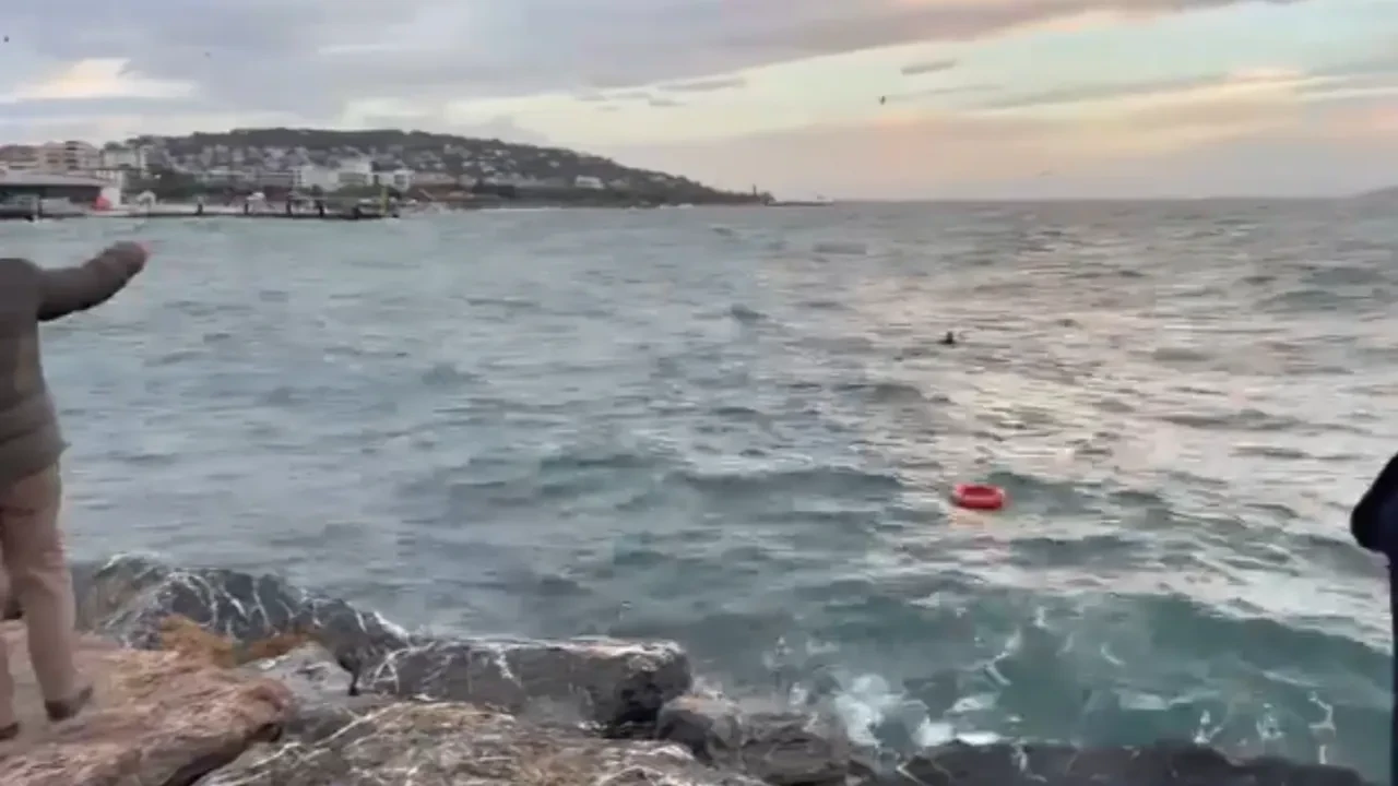 İstanbul'da lodosu umursamadan denize atladı, cansız bedeni çıktı