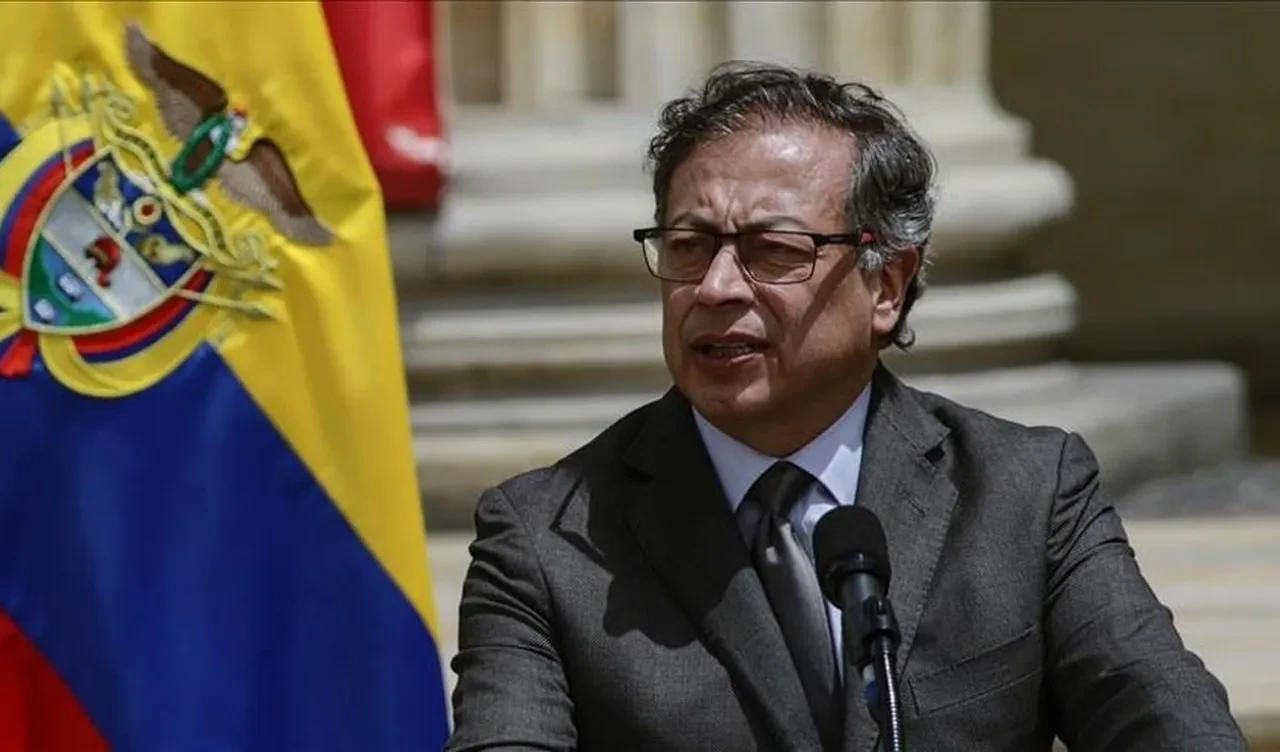 Kolombiyalı lider Petro açtı ağzını yumdu gözünü! ICE ajanlarını öyle bir şeye benzetti ki...