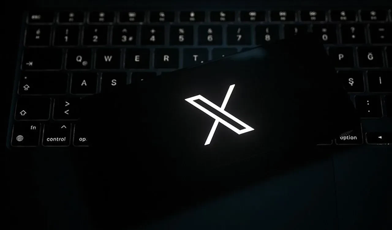 Sosyal medya platformu X'ten İran'a "devrim"! Bir gecede 1979 yılına dönüldü