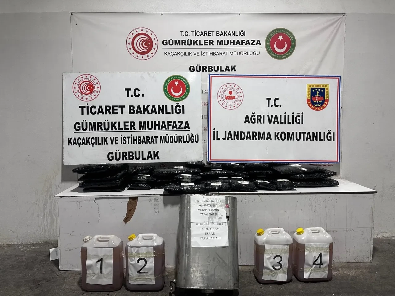 Zehir tacirlerine ağır darbe! 1 milyar 945 milyon lira değerinde uyuşturucu madde yakalandı