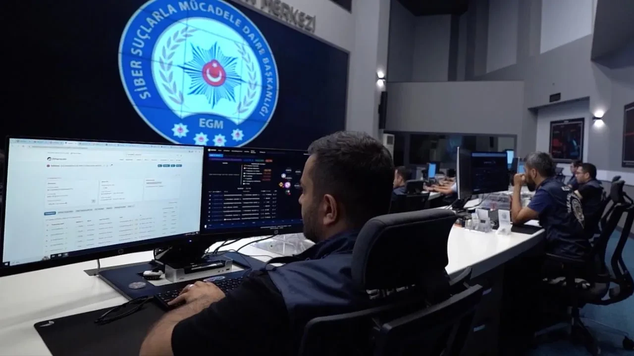 Bakan duyurdu! Siber dolandırıcılık operasyonlarında 90 şüpheli yakalandı