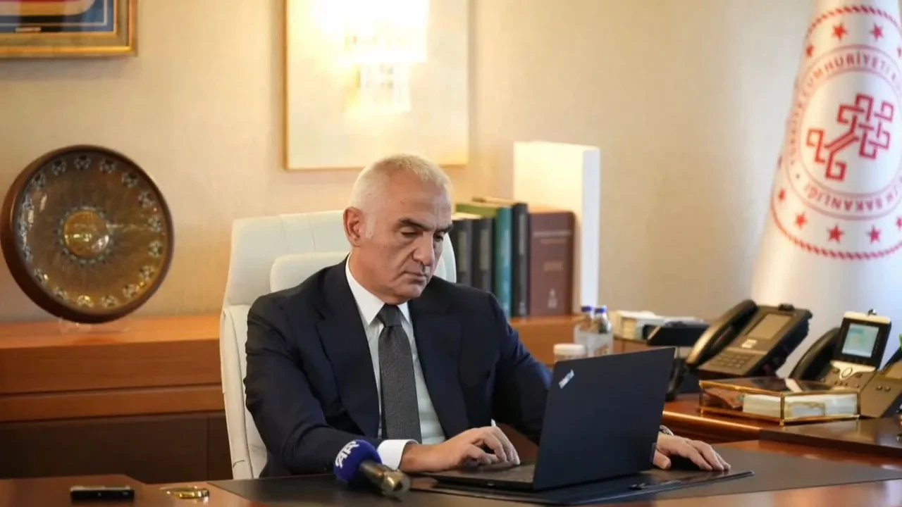 Bakan Ersoy duyurdu: İstanbul’da dizi ve film çekimleri belli saatlerde yapılacak