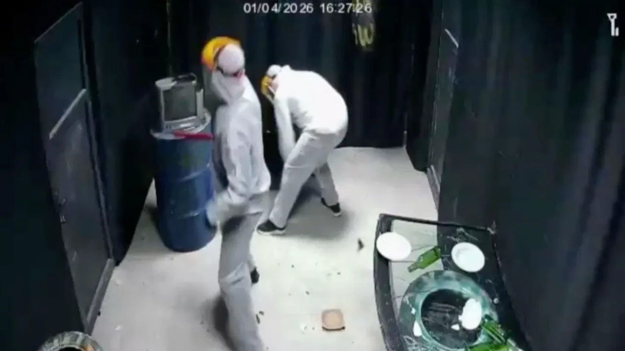 Çiftlerin en sevdiği aktivite haline geldi! Öfke evi hiç boş kalmıyor, gelen kırıp döküp gidiyor