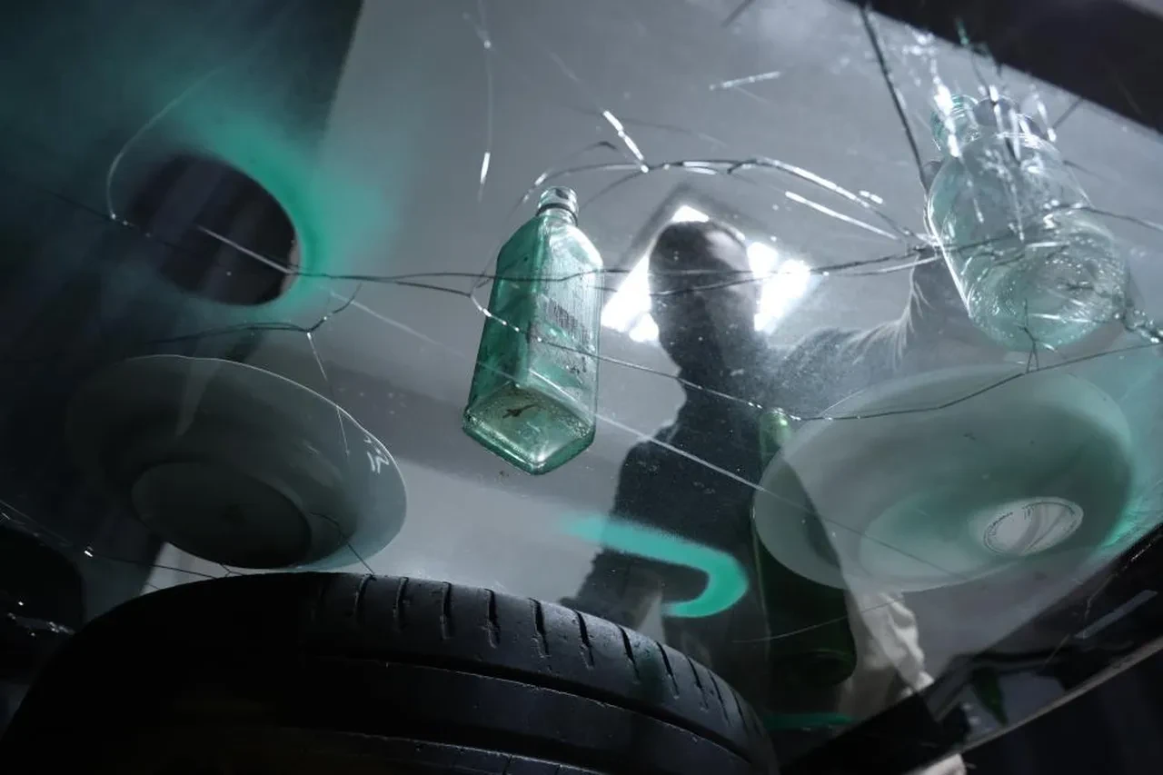 Çiftlerin en sevdiği aktivite haline geldi! Öfke evi hiç boş kalmıyor, gelen kırıp döküp gidiyor