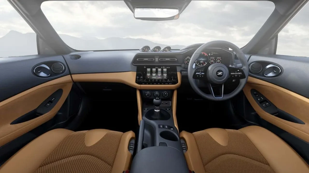 Efsane Nissan Z makyajlandı: Tasarımda sadeleşme, sürüşte ince ayar