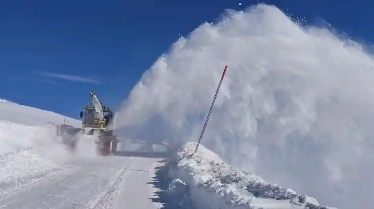 İstanbul'a kar geliyor! Meteoroloji saat vererek uyardı: Dondurucu soğuk kapıda