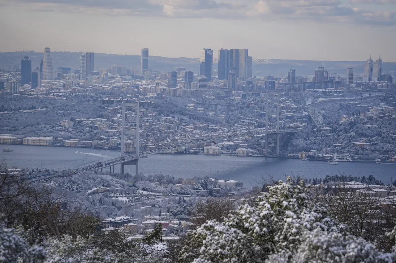 İstanbul'a kar geliyor! Meteoroloji saat vererek uyardı: Dondurucu soğuk kapıda
