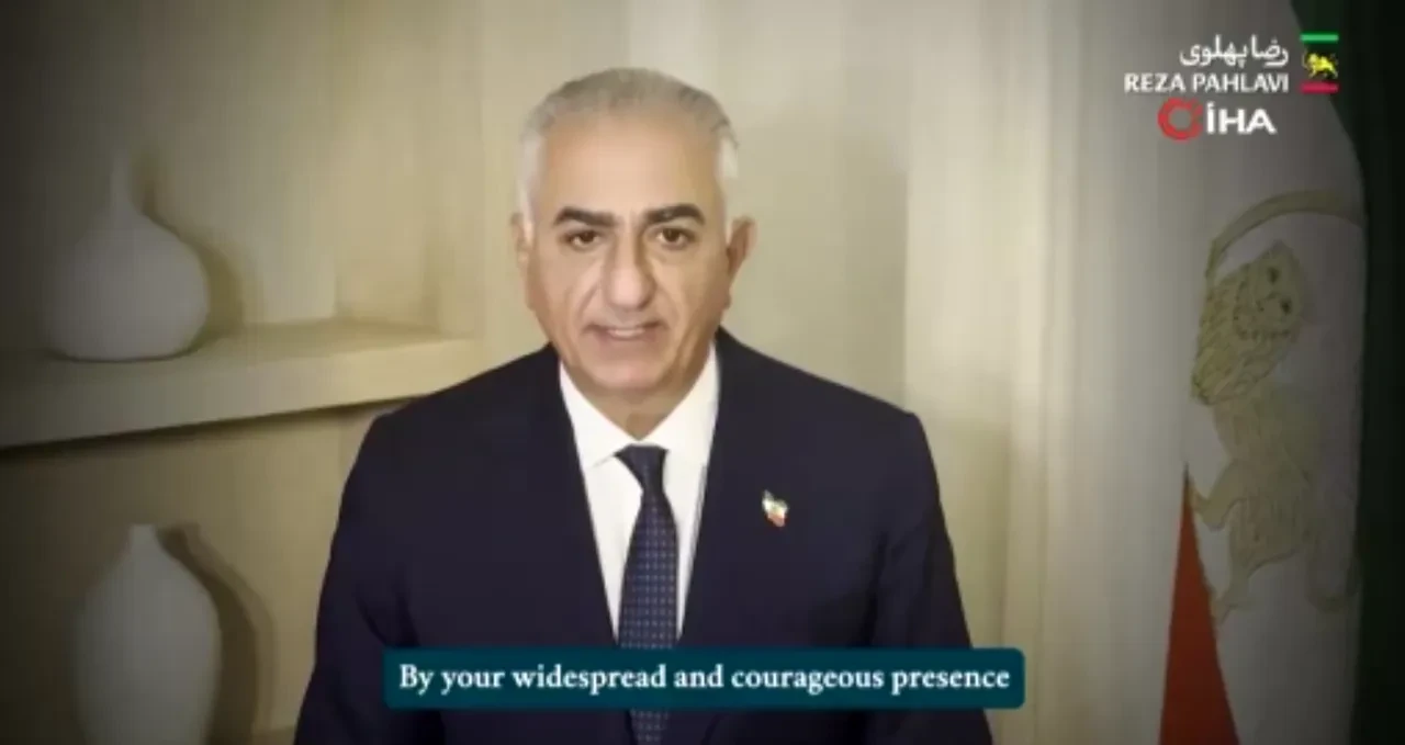 Trump tehdit ediyor, Pehlevi yangına körükle gidiyor: İran'da can kaybı 100'ü aştı