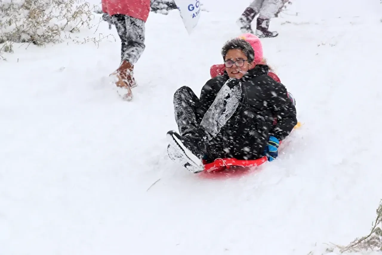 Yalova Sakarya Kocaeli yarın 12 Ocak tatil mi? Valilik açıklamaları peş peşe geldi