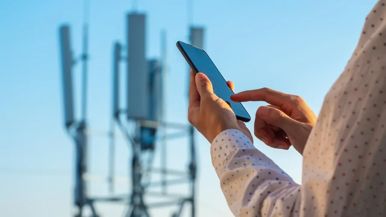 Apple ve Samsung isyanda: Hindistan "Kodlarınızı açın" dedi, ortalık karıştı