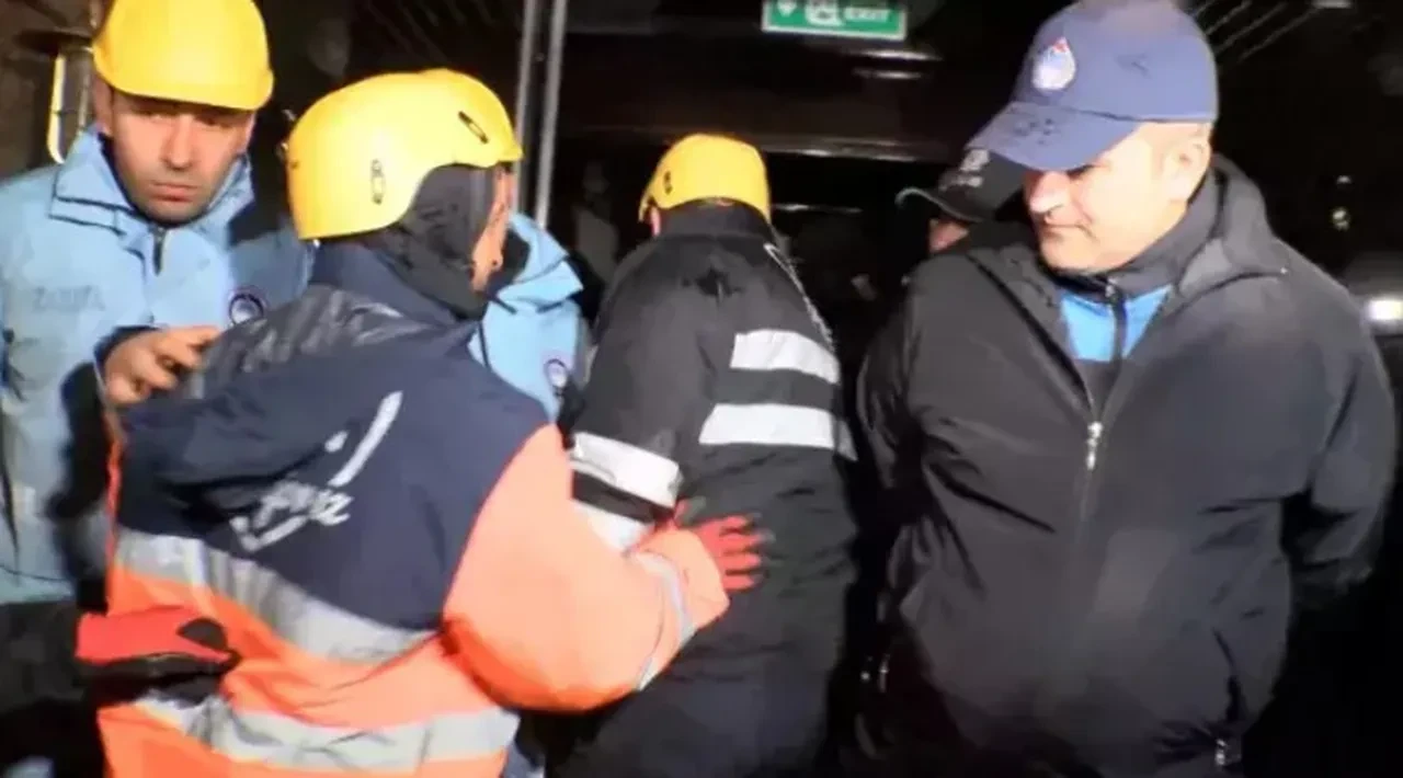 Bebek Otel'in kaçak bölümleri yıkılıyor