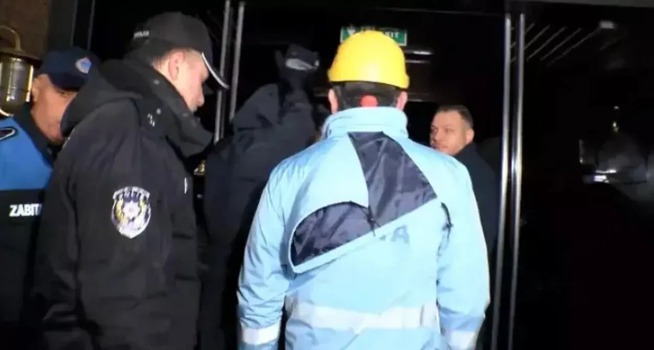 Bebek Otel'in kaçak bölümleri yıkılıyor