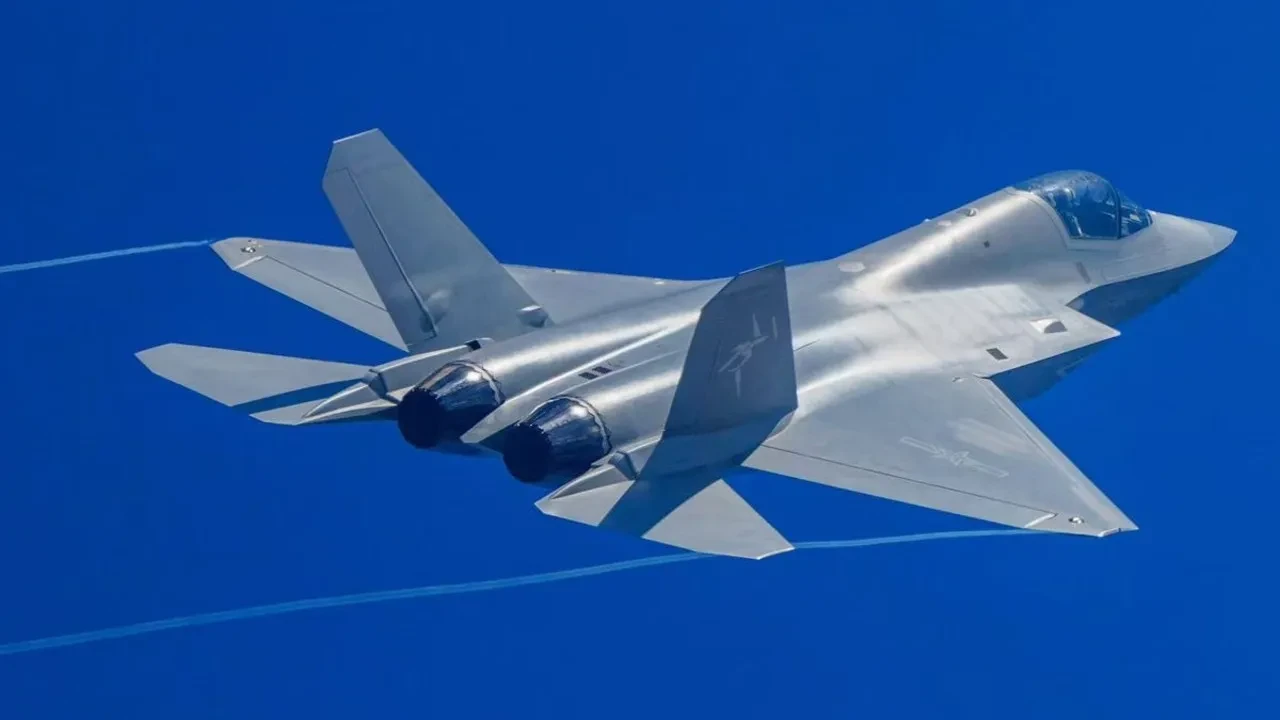 Çin’in F-35 rakibi J-35 seri üretime başlıyor