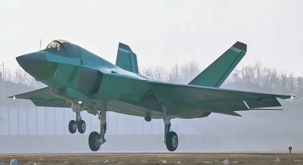 Çin’in F-35 rakibi J-35 seri üretime başlıyor