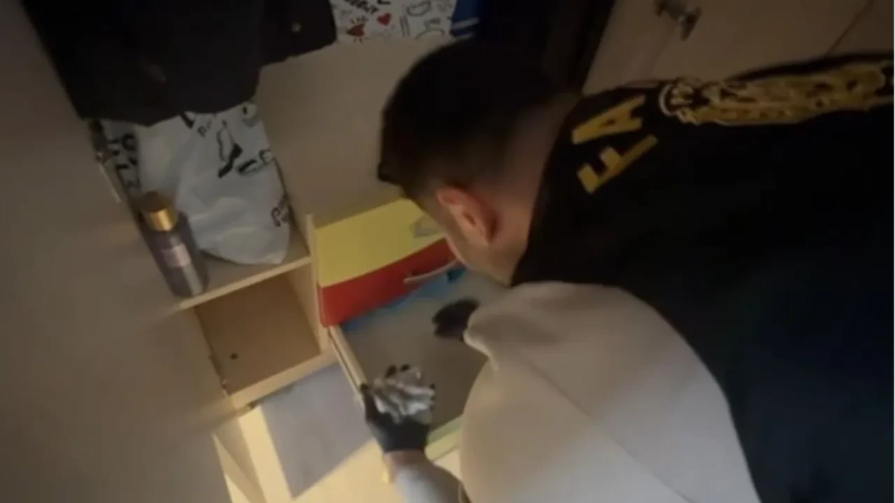 Fatih'te gündüz vakti bir eve ateş açıldı! Kritik uyuşturucu ve silah detayı 