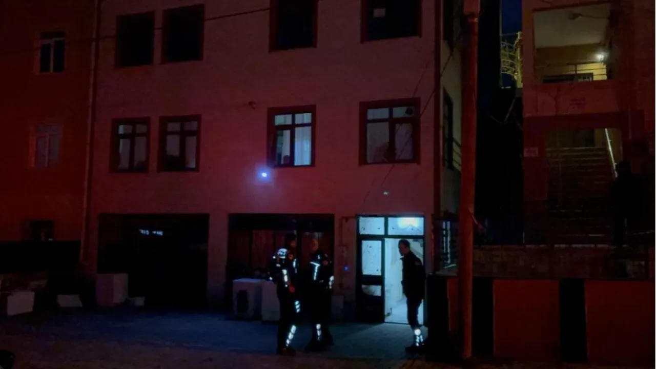 Kayseri'de tartışma kötü bitti! 14 yaş küçüğü olan erkek arkadaşının banyoda canına kıydı