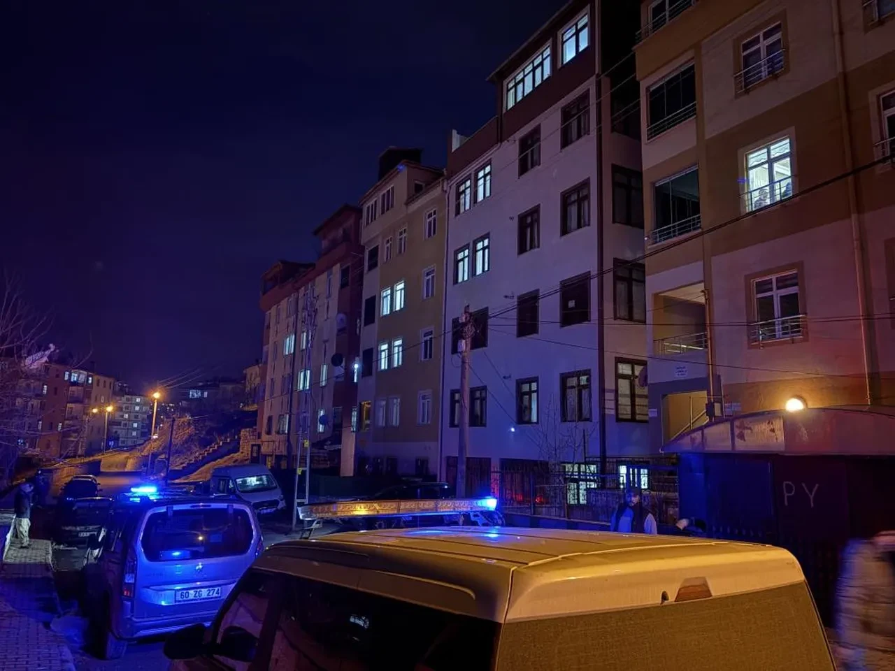 Kayseri'de tartışma kötü bitti! 14 yaş küçüğü olan erkek arkadaşının banyoda canına kıydı